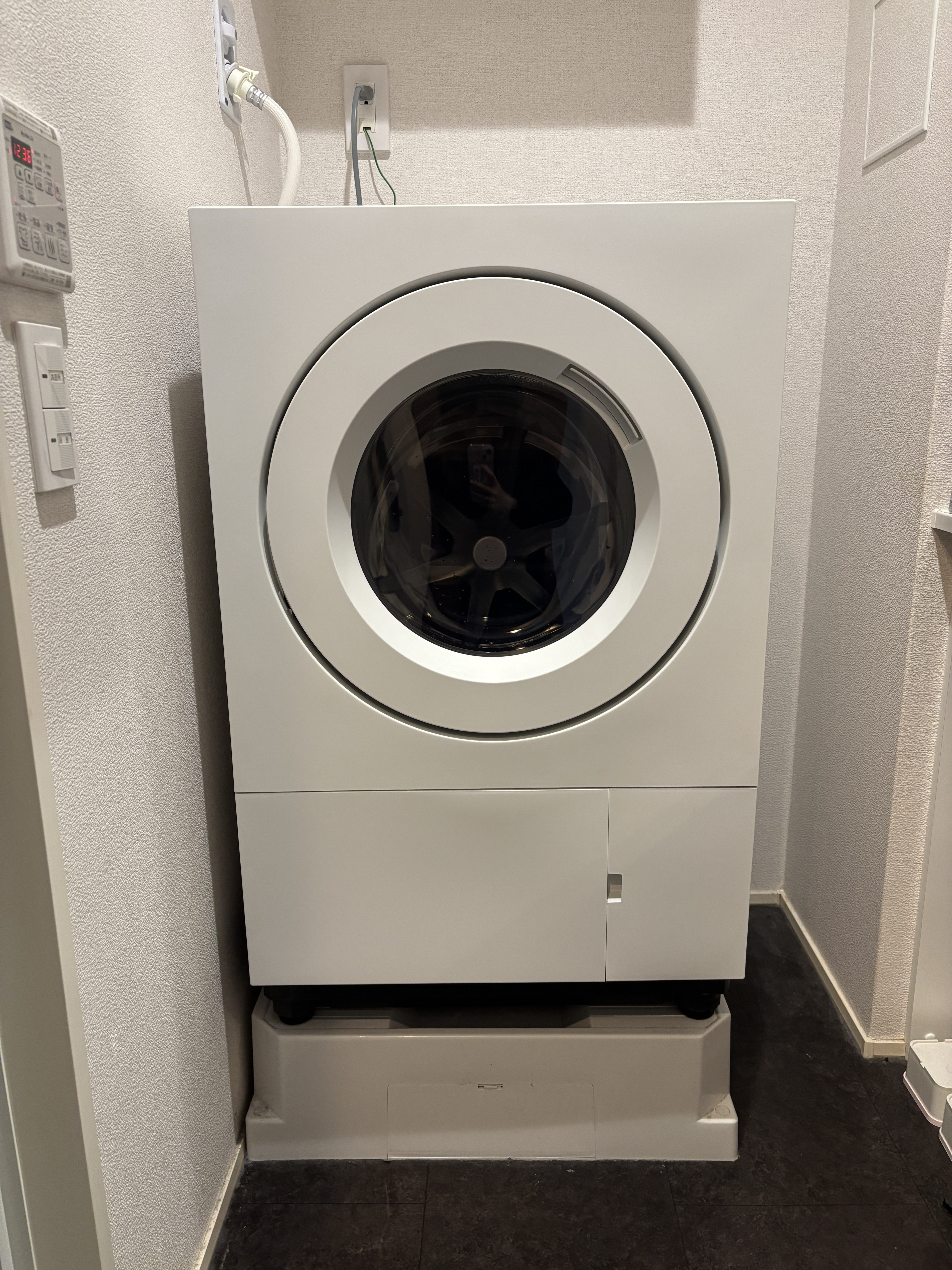 服が異常なほど絡まる洗濯機のせいで夫婦の危機に → パナソニックの