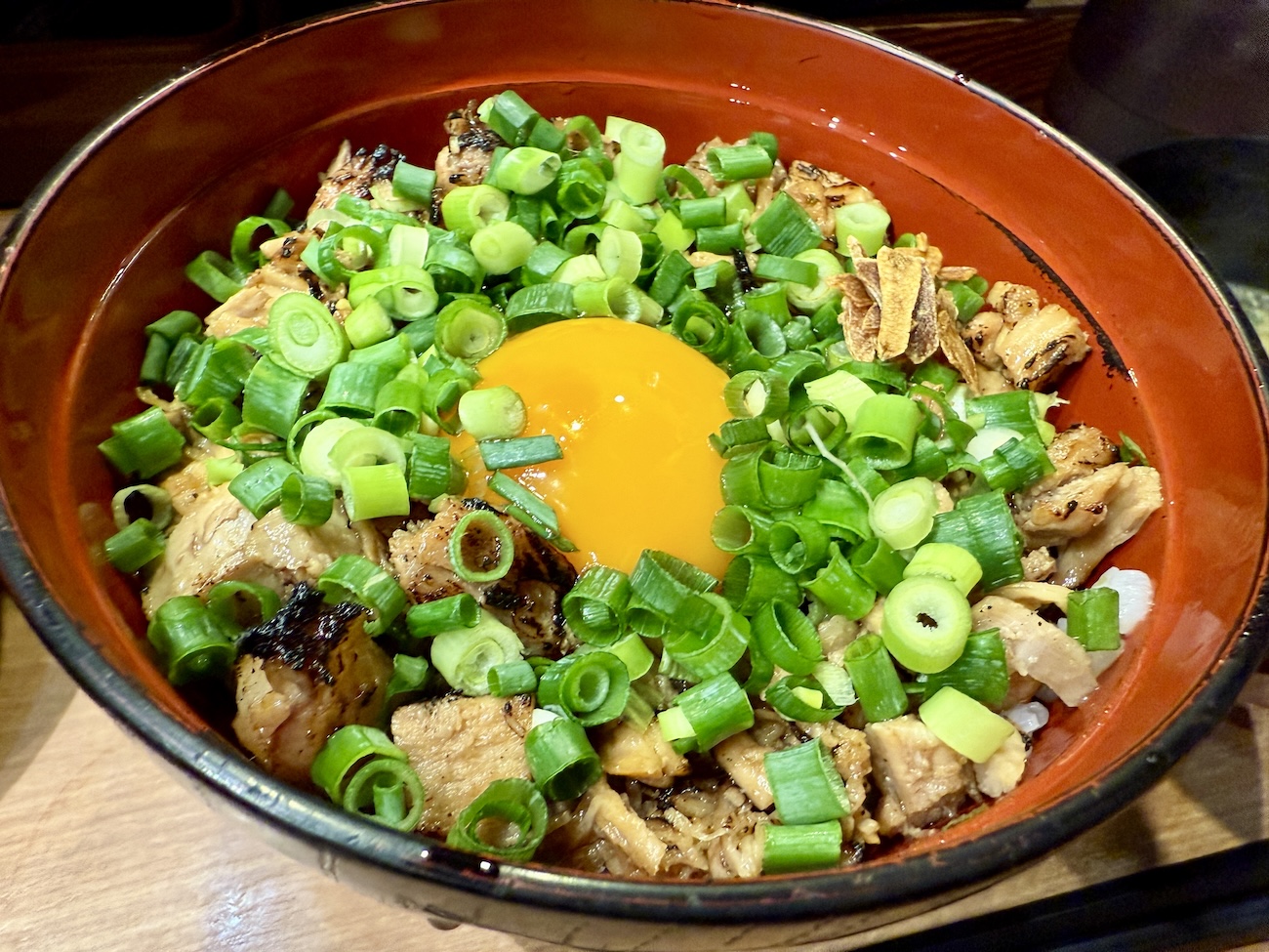 品川駅港南口】駅からスグ「幸丼」の豚玉丼が早すぎてウマすぎた