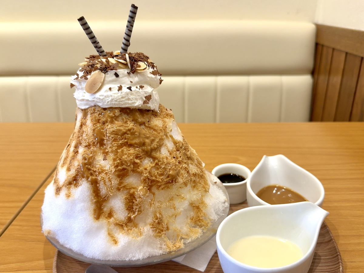 かき氷食べ比べ2025】ココスの新フレーバー「キャラメルマキアート」が