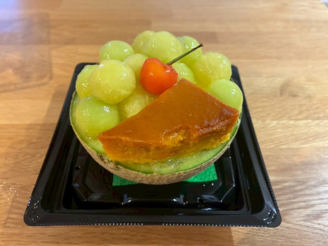 【最強】ただのスーパーじゃなかった！ 昭和レトロの奥に広がる “本気すぎるスイーツ天国”「ハイショップふじた」がすごい！