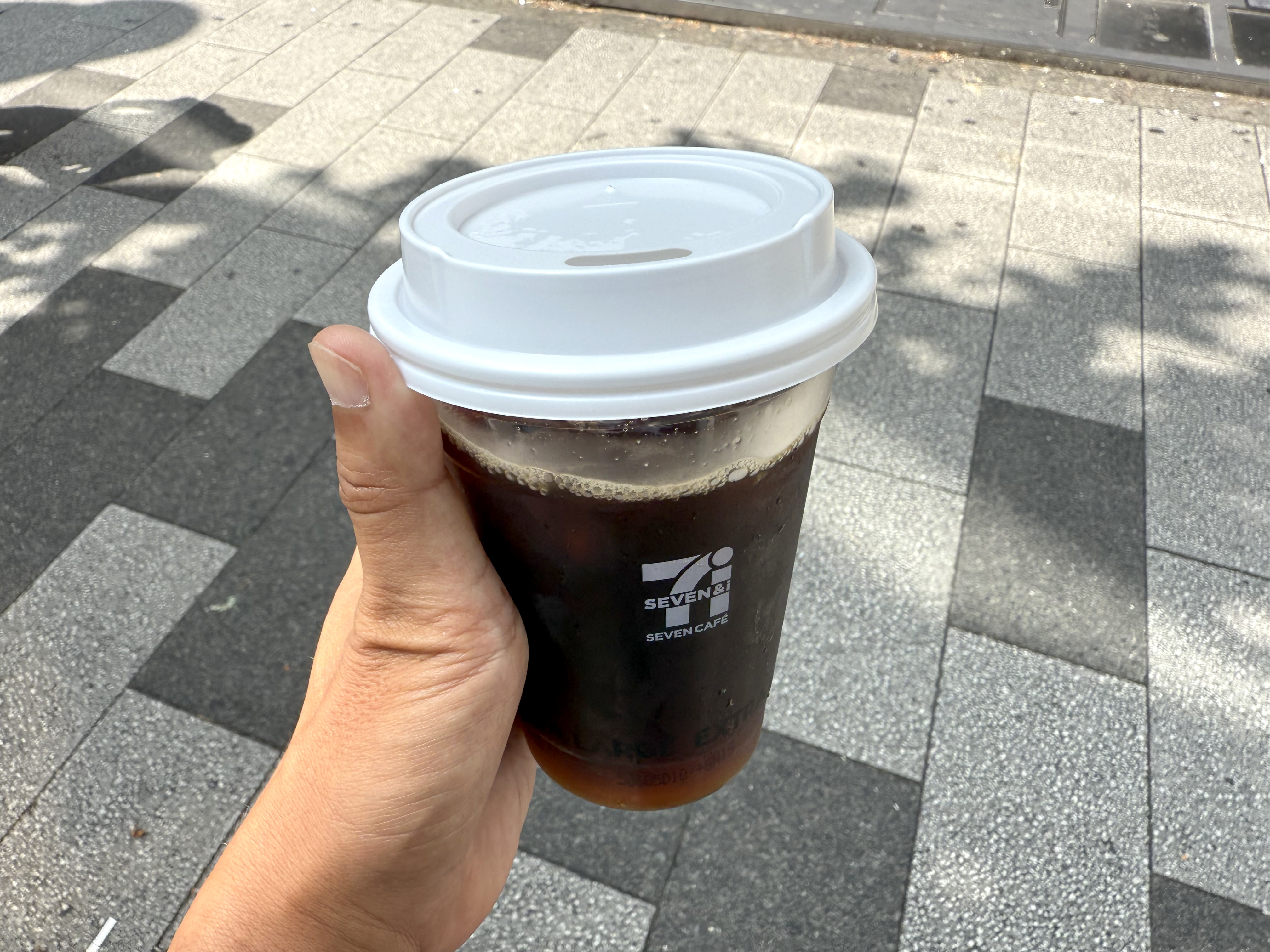 細かい方はお店でご購入ください 検証】セブンカフェに「XLサイズ」が登場してたので内容量を測ってみた