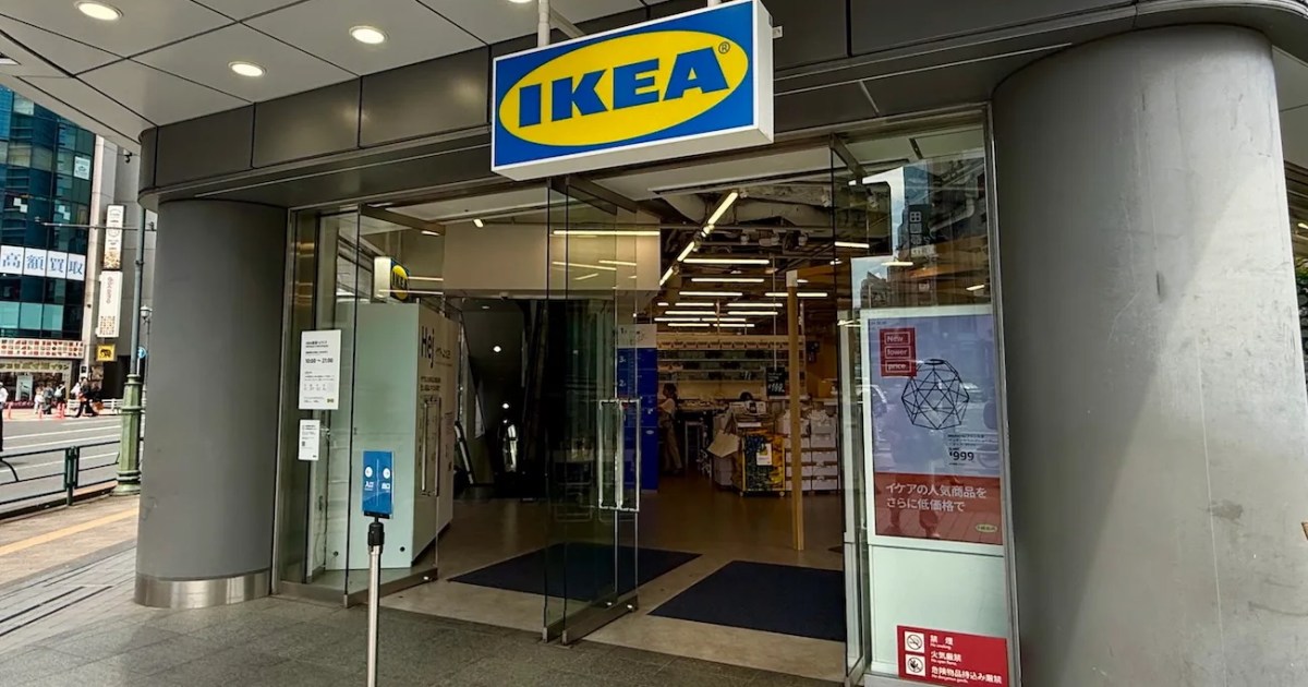 暑すぎたのでIKEAに避難 → 激安ソフトクリーム（150円）と激安Tシャツ