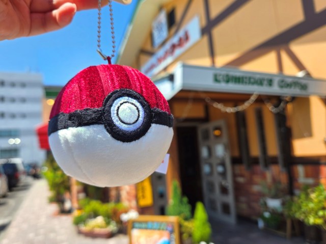 【スピード勝負】コメダ珈琲店でポケモンコラボキャンペーンが本日よりスタート！ 激レアなソファ柄生地「モンスターボール」をゲットだぜ！