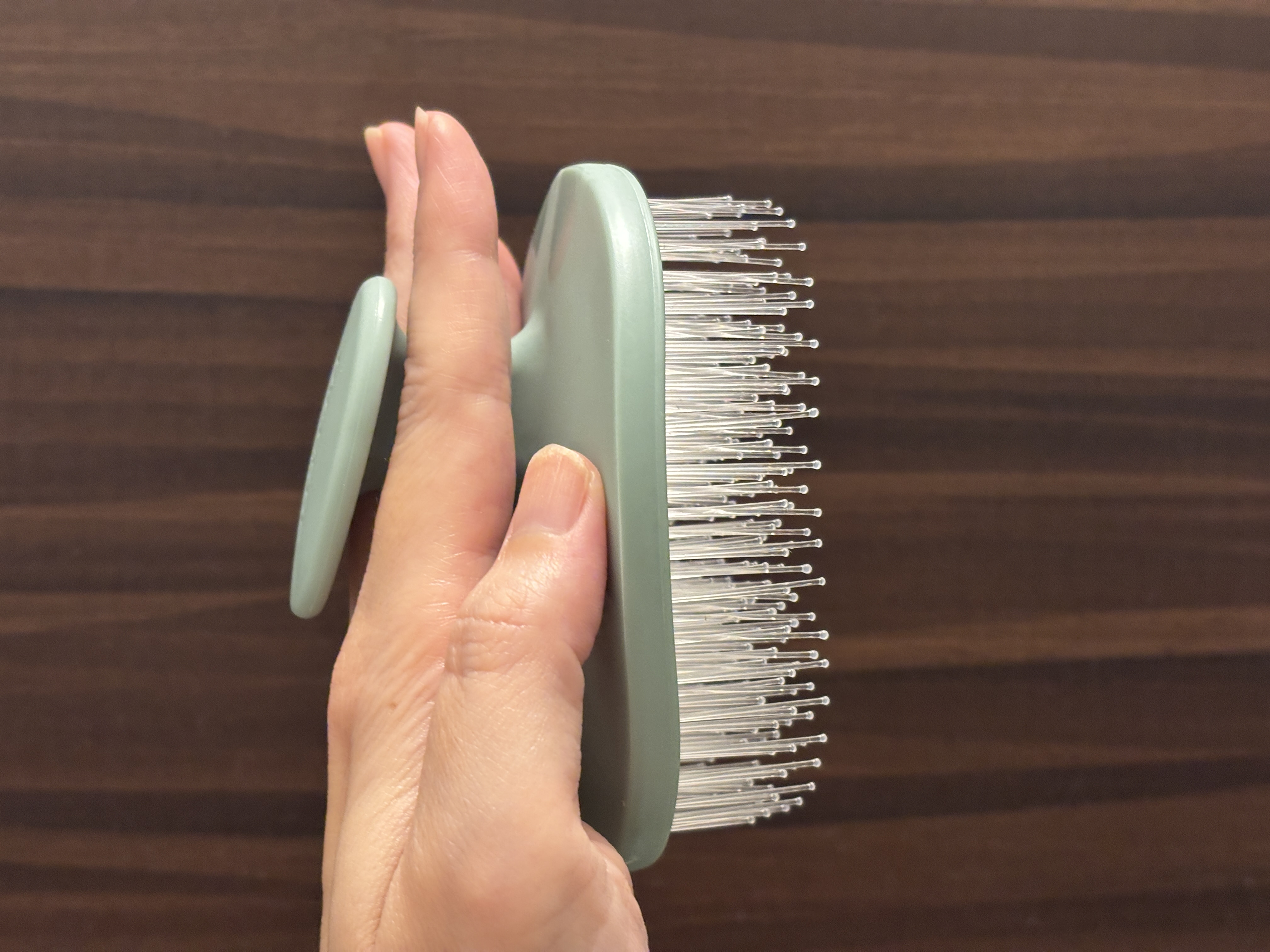 歯ブラシみたいなヘアブラシ 流行る】歯ブラシみたいな密度の「シャンプーブラシ」が美容院レベルに