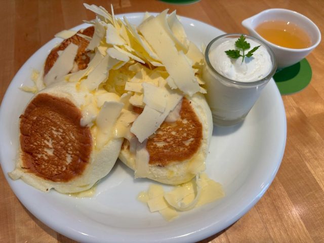 【限定】ルタオの裏名物「パンケーキ」がマニア太鼓判の絶品! でも私が気になるのは別のところだった 【限定】ルタオの裏名物「パンケーキ」がマニア太鼓判の絶品! でも私が気になるのは別のところだった