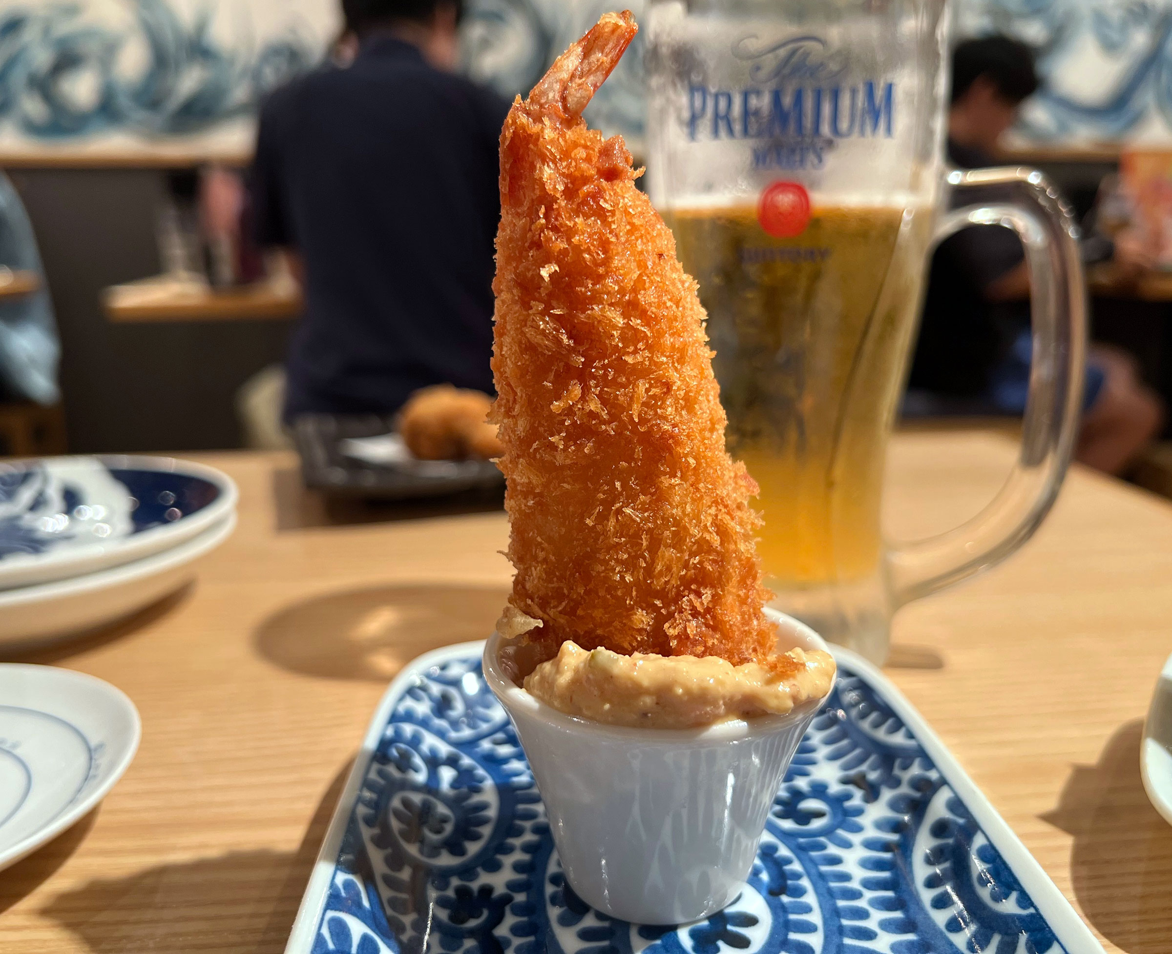 見た目ヤバい】スシロー系居酒屋「杉玉」のエビフライが攻めすぎ/ 妙に