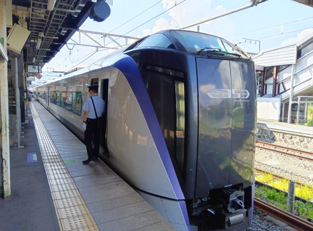 人生で初めて特急あずさに乗ったらアナウンスに衝撃！ 思わず駅員さんに聞いた「ずっと勘違いしてたこと」