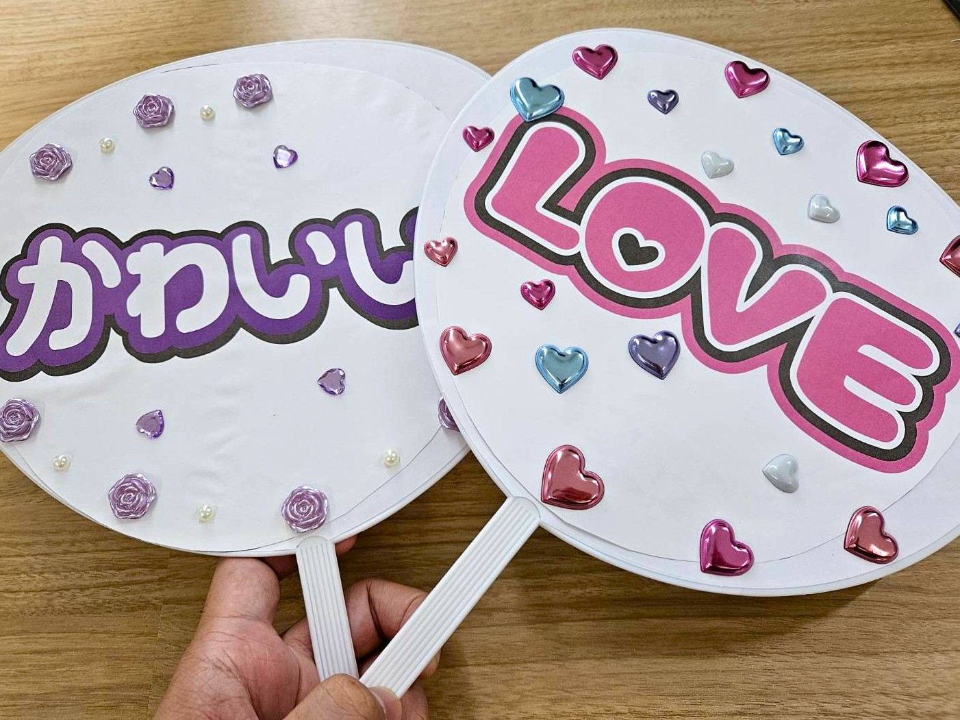 セブンイレブンで『推し活うちわ』が超簡単に作れるって知ってた