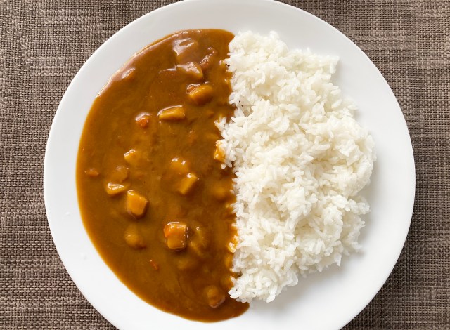 安さが爆発しすぎている「84円のレトルトカレー」、そのお味は