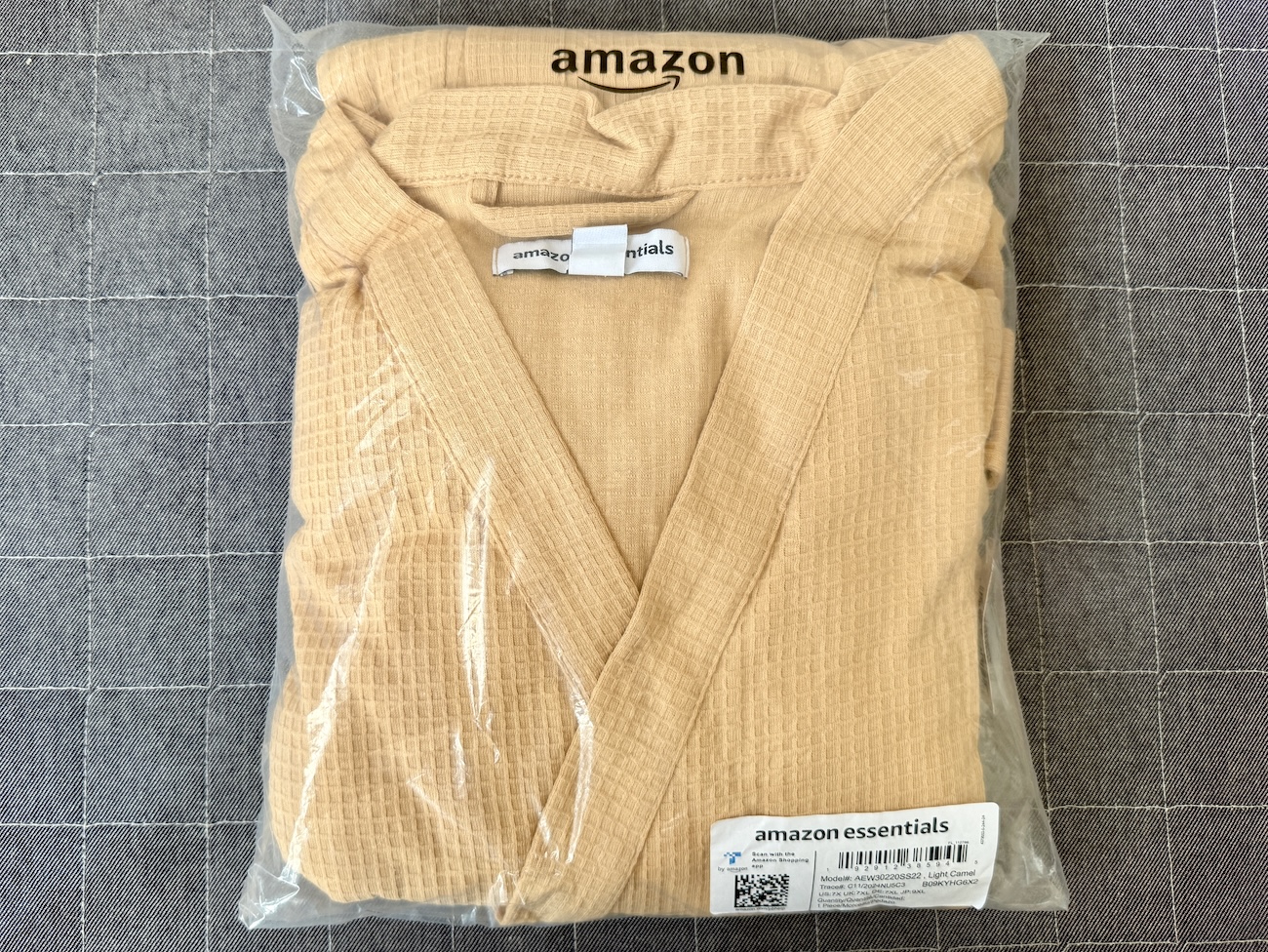 衝撃】Amazonエッセンシャル「9XLサイズのバスローブ」を実際に着て