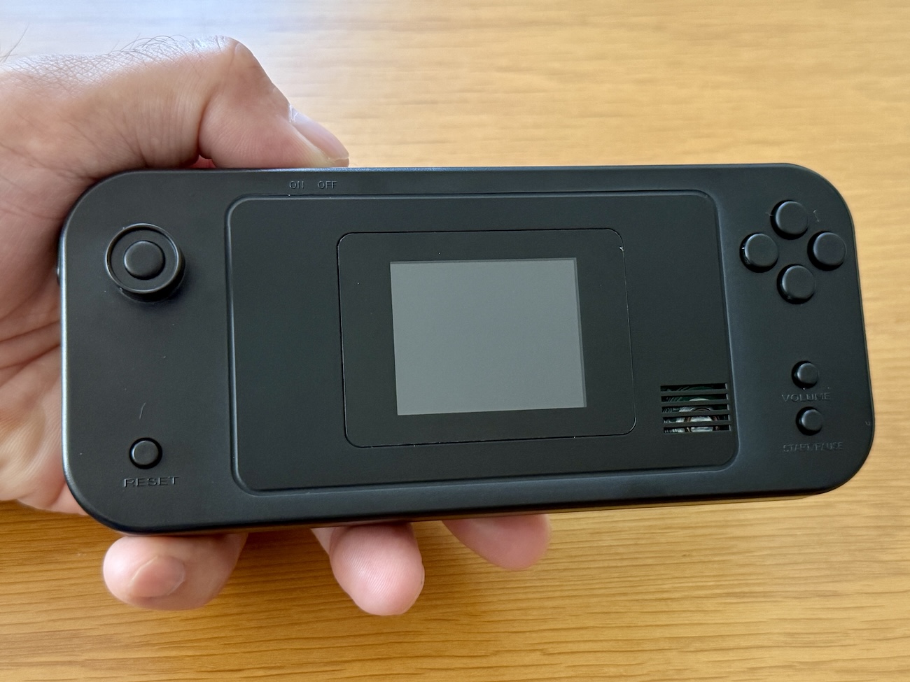 今なら買える】ゲオで買った「ポータブルゲーム機」がカオス過ぎて引い