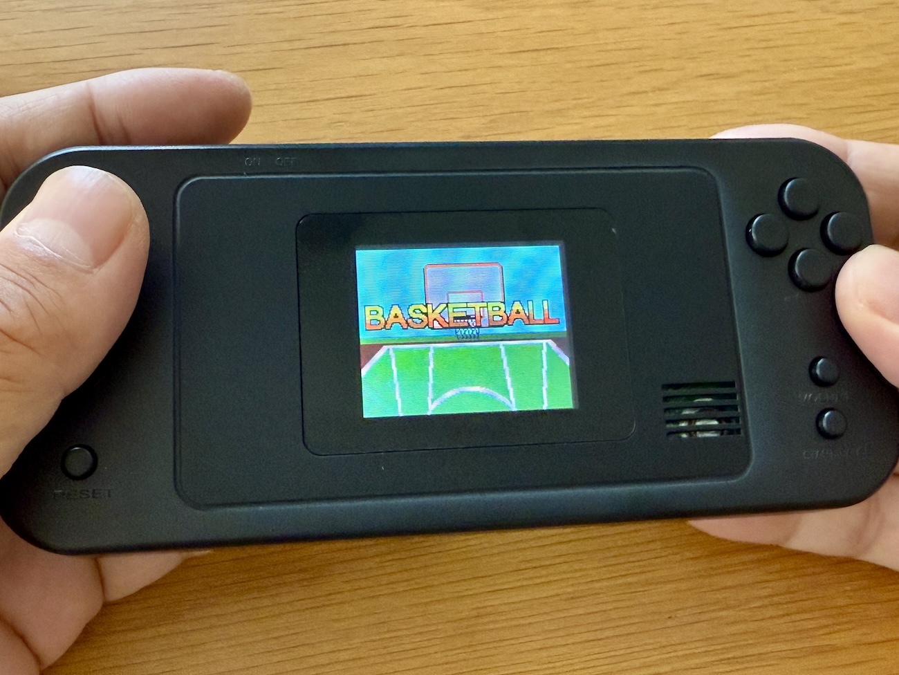 今なら買える】ゲオで買った「ポータブルゲーム機」がカオス過ぎて引い