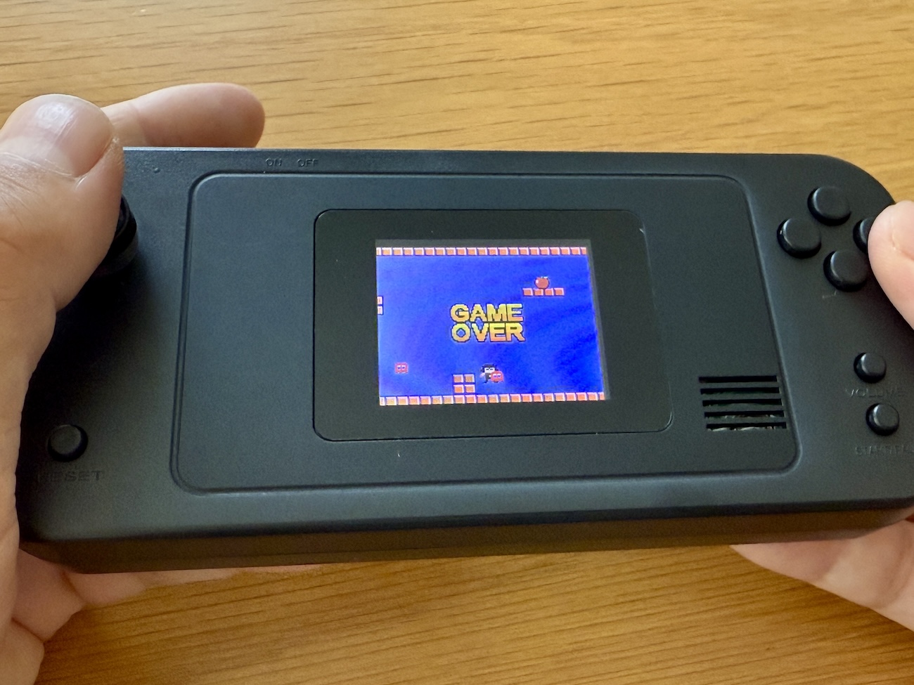 今なら買える】ゲオで買った「ポータブルゲーム機」がカオス過ぎて引い