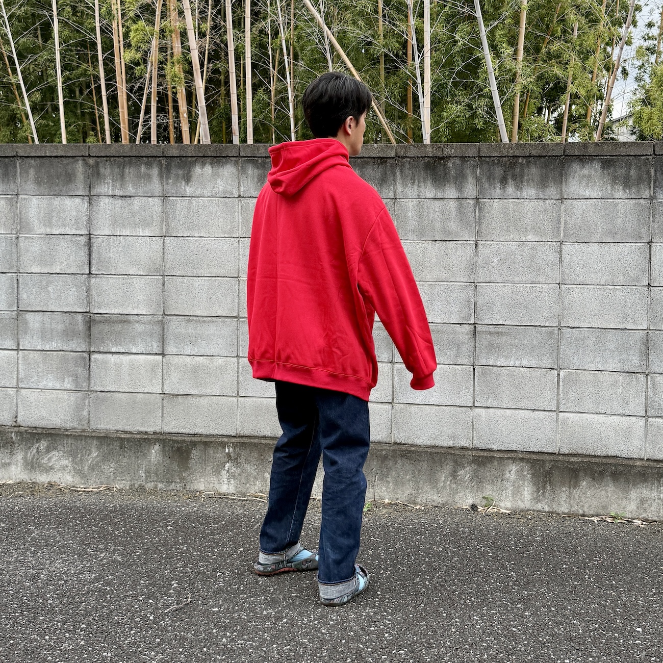 力士の私服かよ】Amazonで買った「12XLサイズのパーカー」がデカ過ぎて