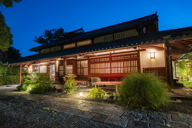 人間国宝第1号の生家がとんでもないことになっていた / 奈良で究極の宿泊・食事処の1つ「うぶすなの郷 TOMIMOTO」 人間国宝第1号の生家がとんでもないことになっていた / 奈良で究極の宿泊・食事処の1つ「うぶすなの郷 TOMIMOTO」