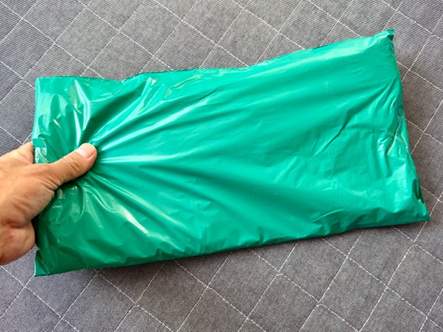 【精神的ダメージ】SNSで話題の「防犯対策に最強のウエストポーチ」を買ってみた結果 → 見た目が地獄すぎて泣いた