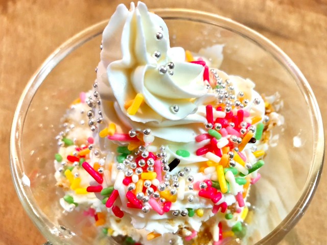 ビスケットが丸ごと1枚入ったアイス「砕（くだき）」をパフェにカスタムして食べた感想 → とんでもないものを作ってしまった！