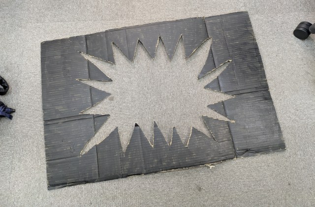 「集中線」が好きすぎるので、“実物の集中線” を作って撮影したら結構楽しめる