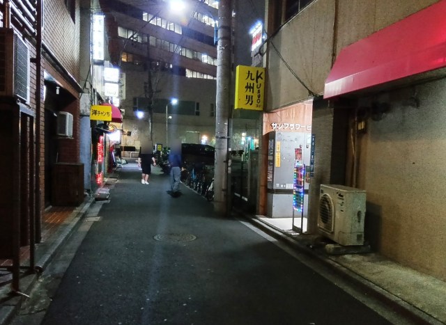 新宿2丁目で変態仮面の恰好をして捕まった男性にインタビュー「ハメられたのか？」