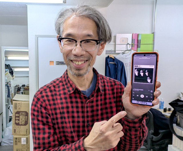 「ビートルズ」のアルバムジャケットの再現に挑んだら、苦戦して “物理的な解決方法” に思い至った