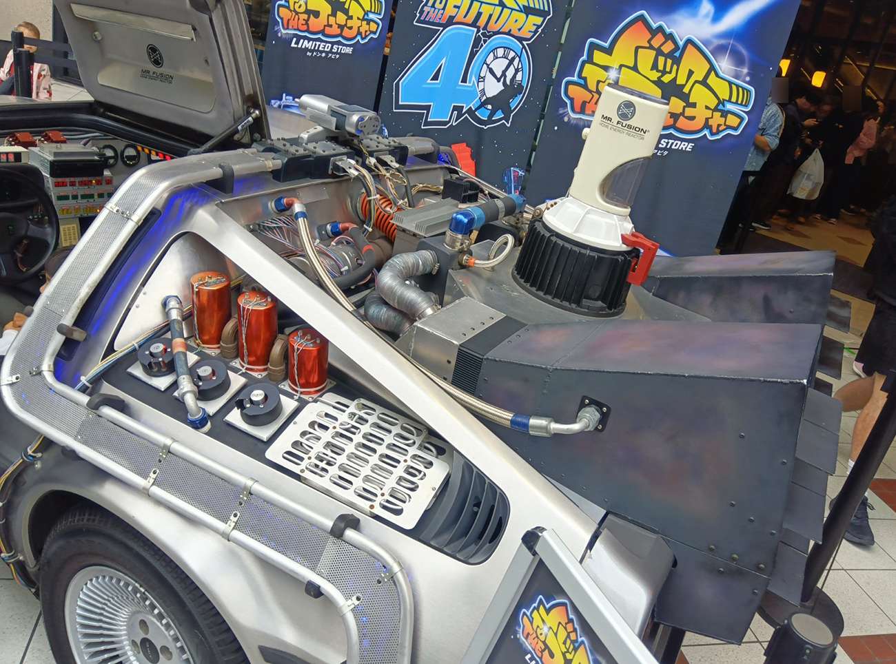 バック・トゥ・ザ・フューチャーのデロリアンが渋谷の街中にあったから