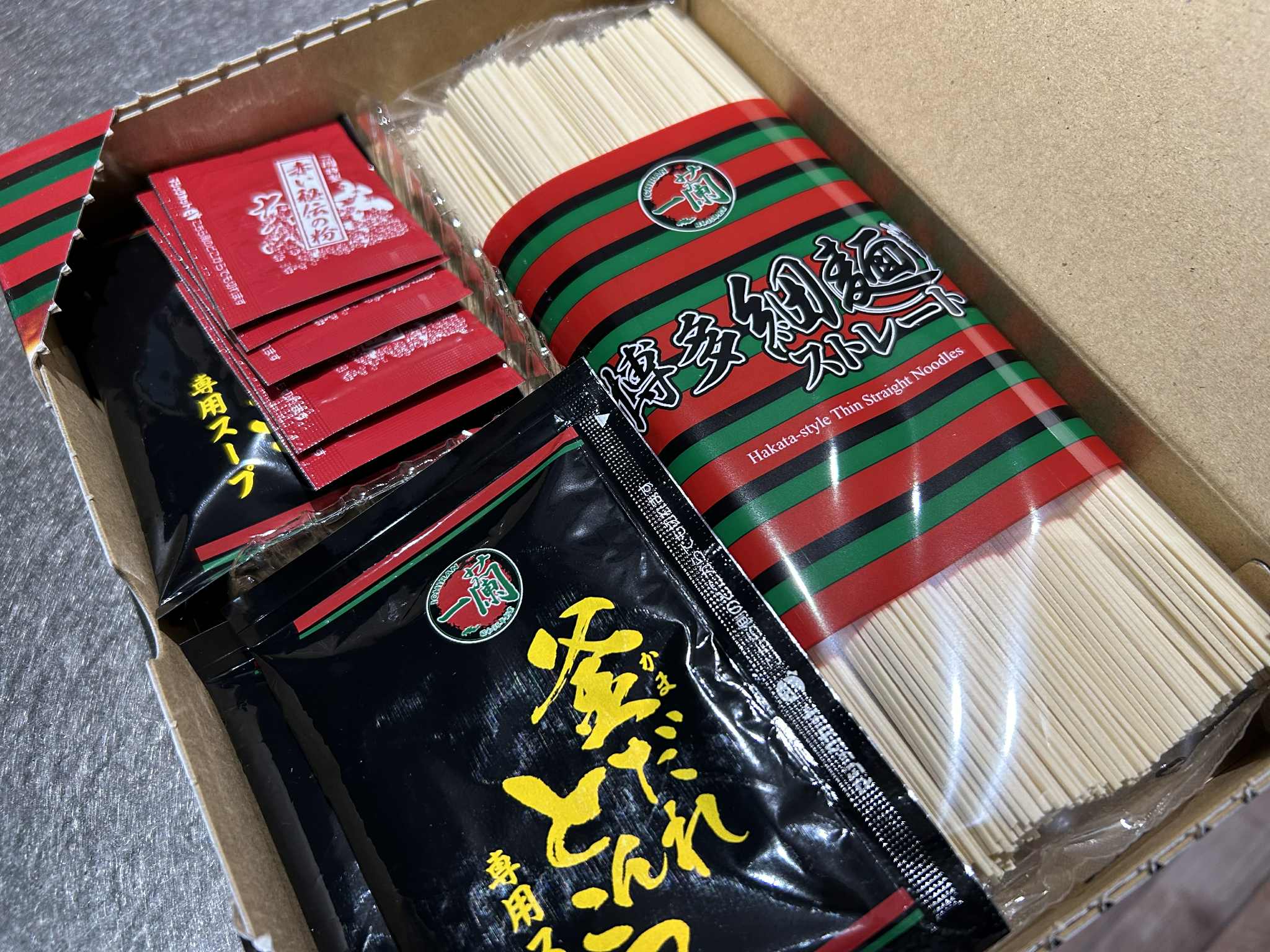 一蘭』の9000円福袋（箱）を先行販売で入手！ 開けたらラーメンと