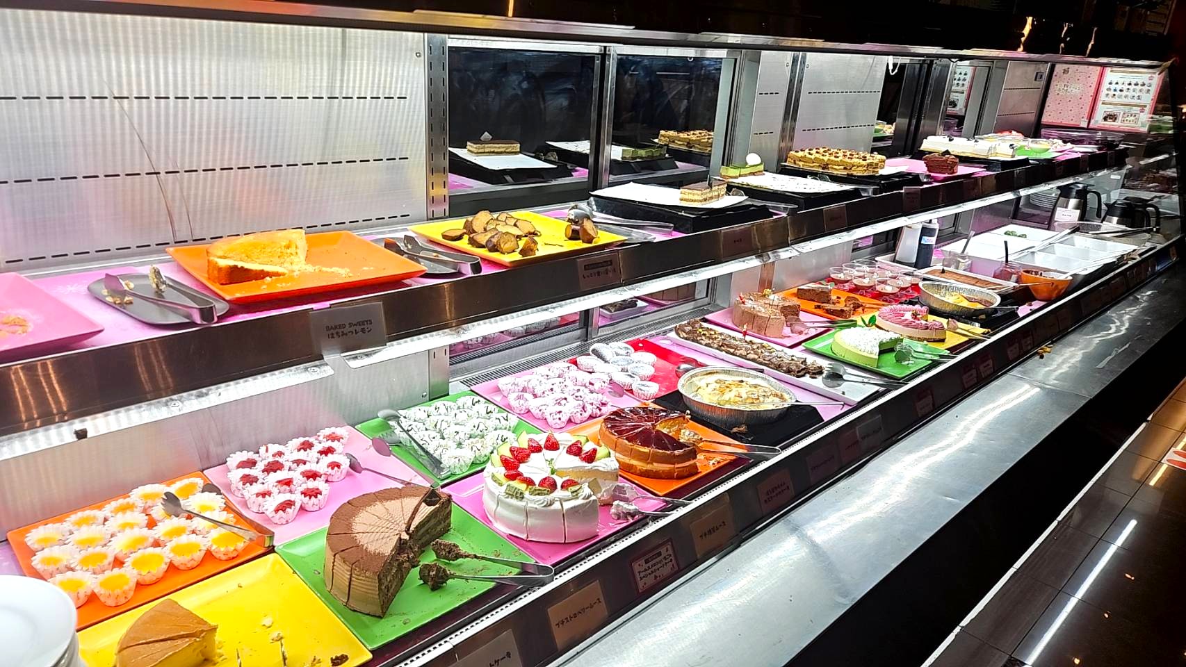 約10年ぶりにケーキの食べ放題『スイーツパラダイス』へ行ってみた