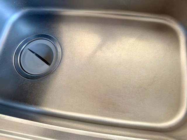 ブラックフライデー後のカインズで見つけた「498円の撥水剤」がマジで最強だった / 年末大掃除の救世主！