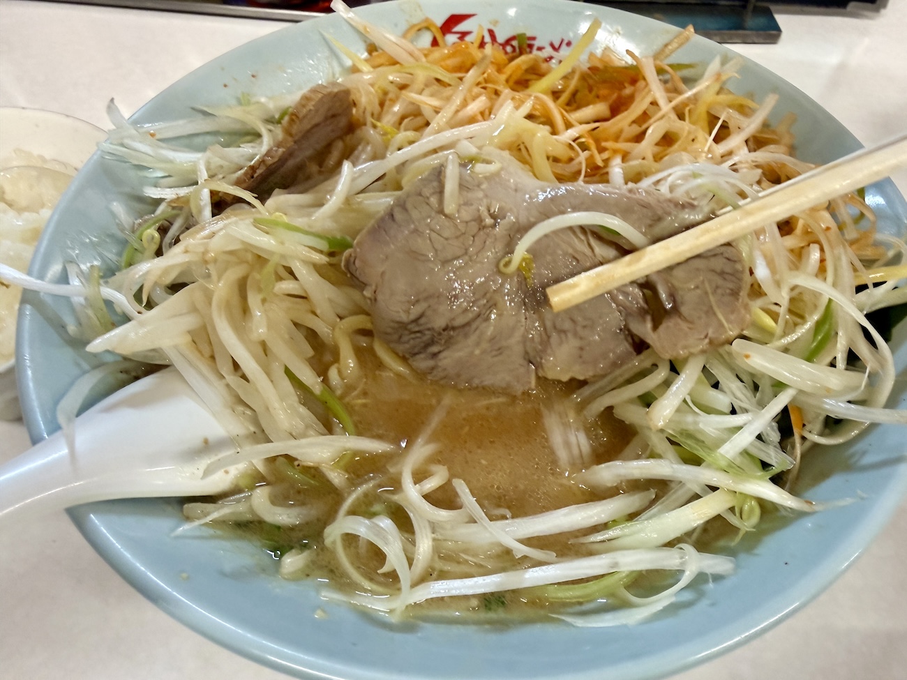 昭和ロードサイド】夜のドライブのお供「くるまやラーメン」のネギ味噌