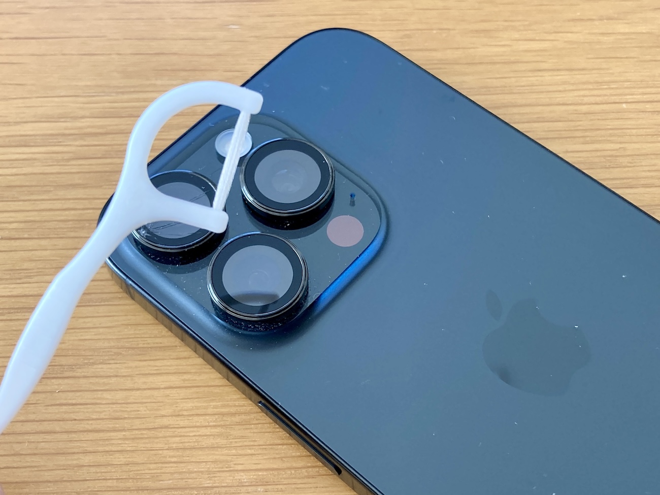 地獄】iPhoneのカメラレンズカバーが割れたので外そうとしたら…全然