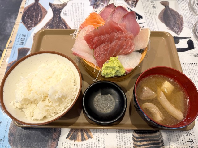 【物価高】新宿の名店で「刺身定食」の値段を14年前と比較したら → え、こんな感じ？