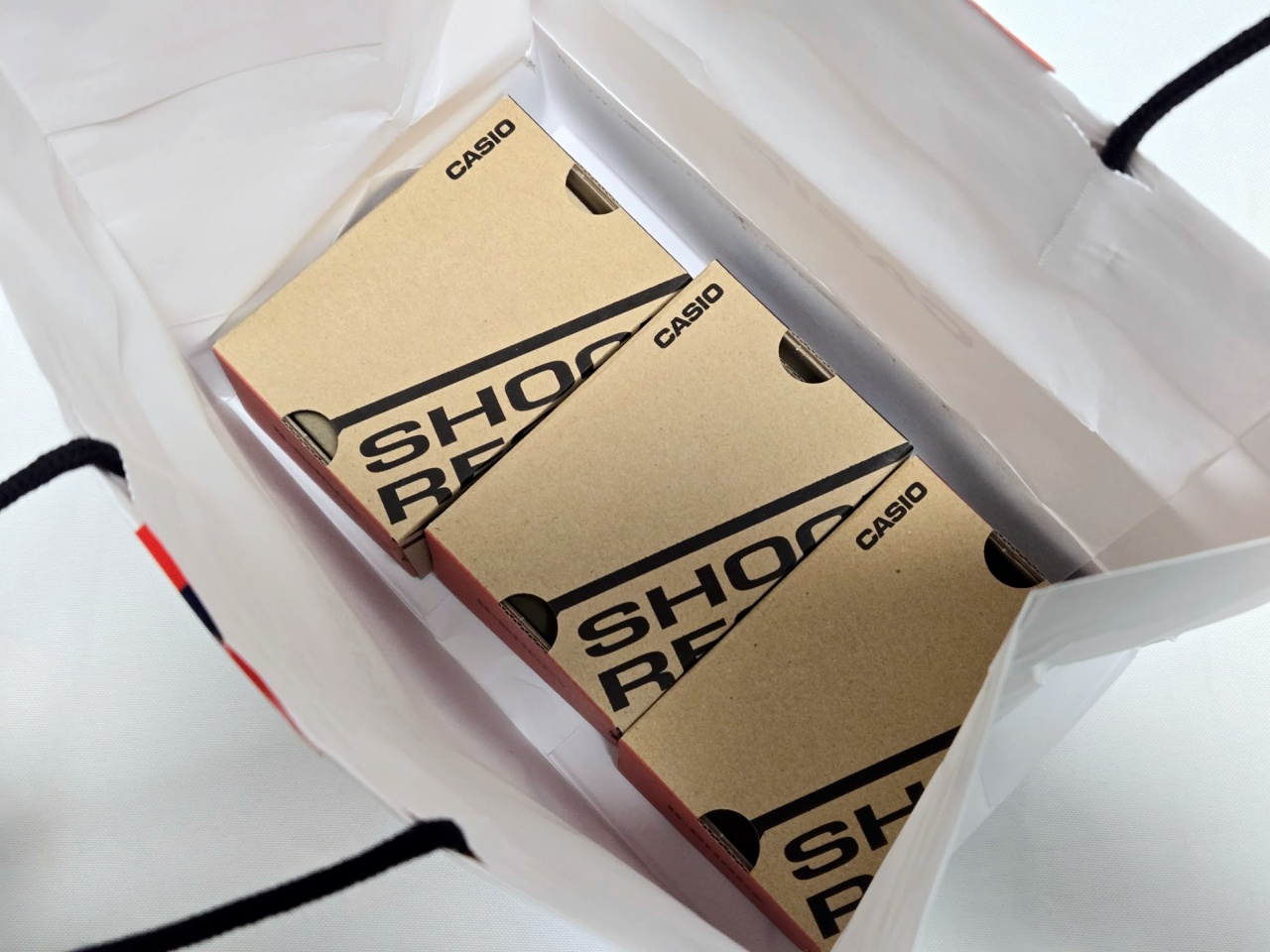 1本あたり約3600円!? 約1万円で5万5000円分入ったド派手なG-SHOCKが3