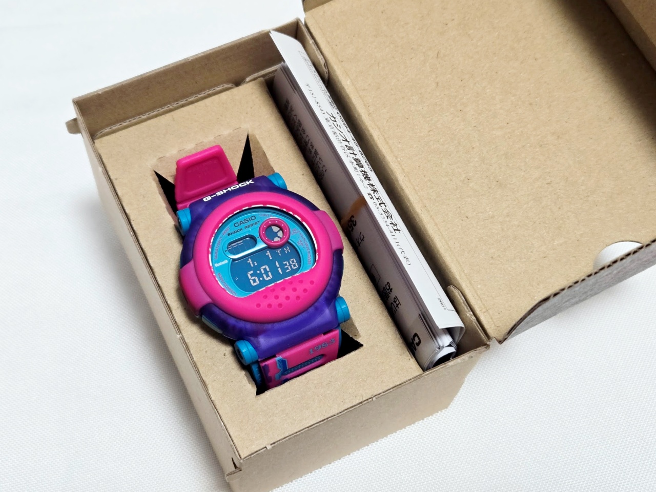 1本あたり約3600円!? 約1万円で5万5000円分入ったド派手なG-SHOCKが3