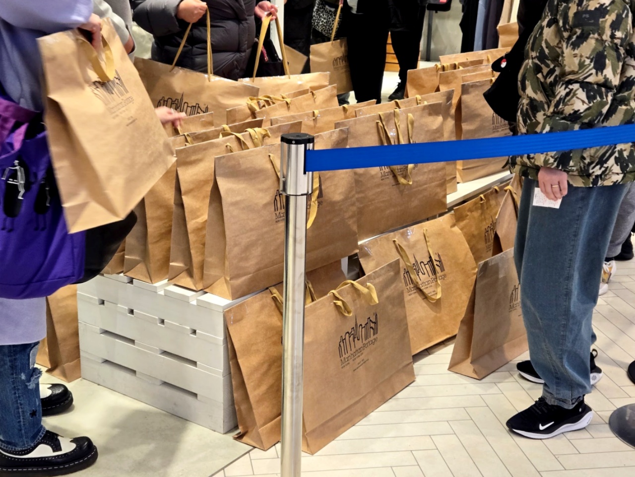 毎年即完売の「マンハッタンポーテージ」の福袋を大公開！ 重い袋が