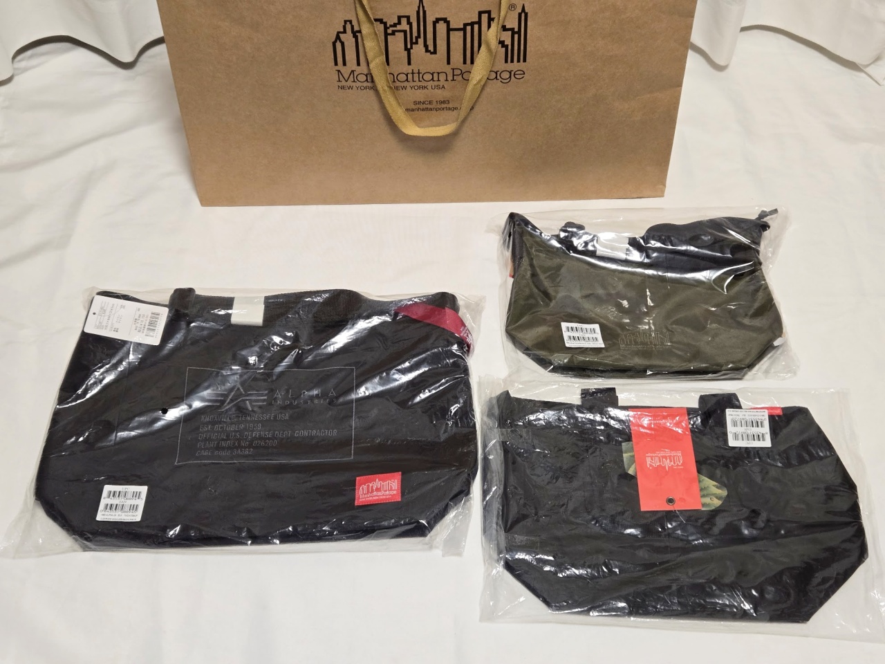 毎年即完売の「マンハッタンポーテージ」の福袋を大公開！ 重い袋が