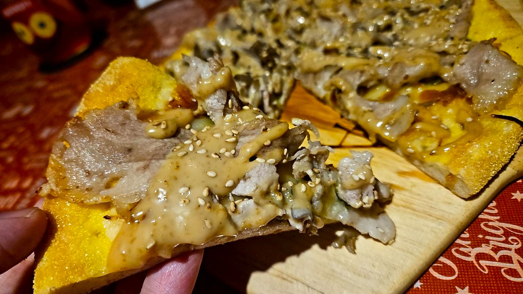生地の上に「ごましゃぶ？」15年前に食べた不思議なピザを調査した結果