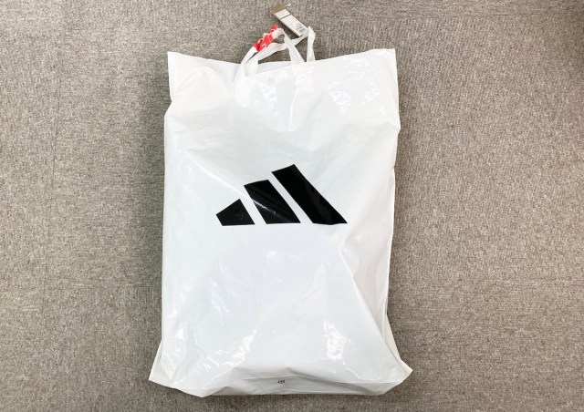 中身が4万円以上の「adidas福袋」を開けたら…お得になった総額が「3万3330円」でビビった! もはや価格設定のミスだろ!! 中身が4万円以上の「adidas福袋」を開けたら…お得になった総額が「3万3330円」でビビった! もはや価格設定のミスだろ!!