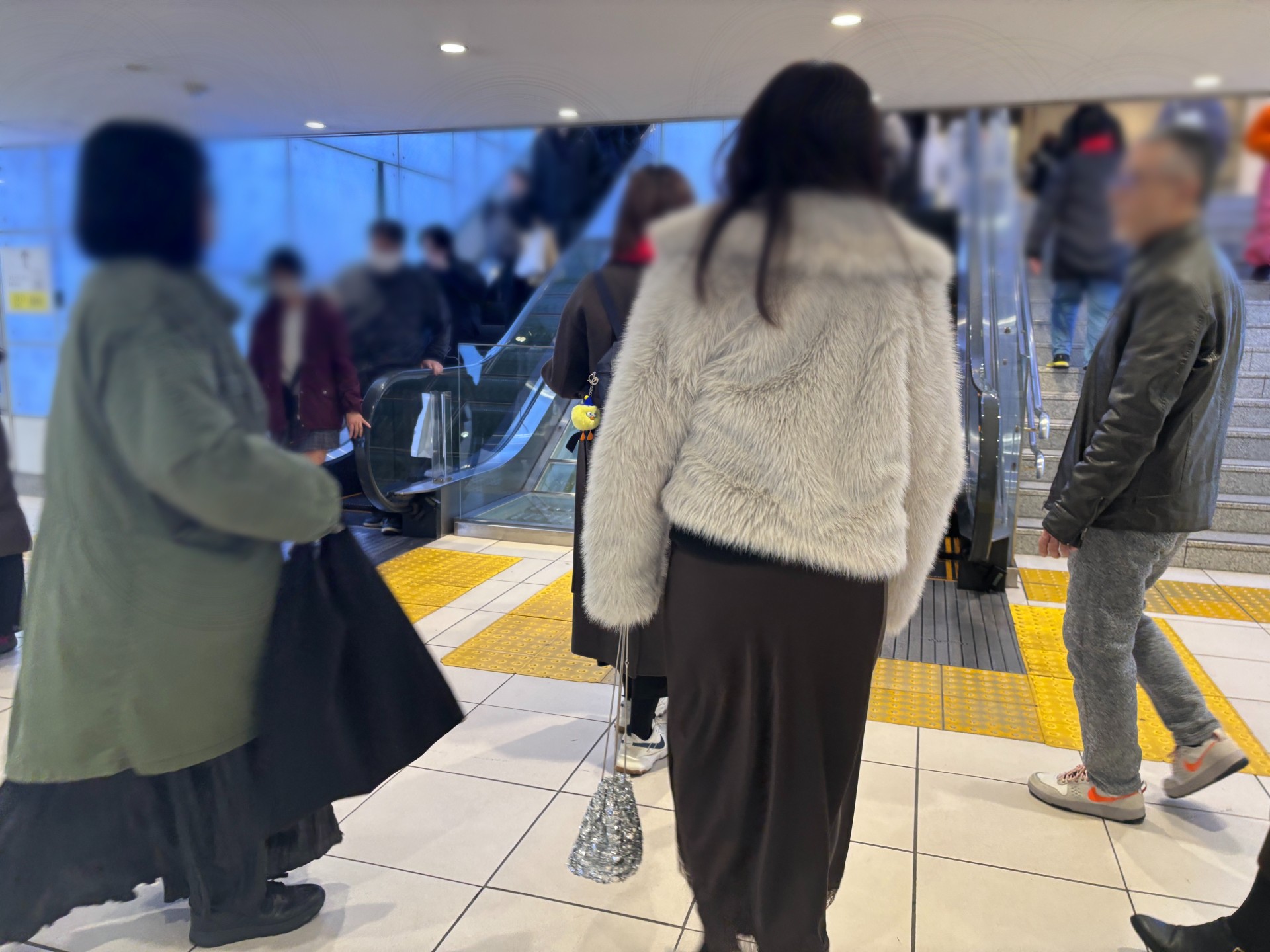 福袋2026】伊勢丹の地下で閉店30分前に「売れ残っている福袋」を買いに