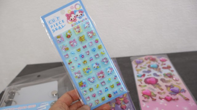 楽天で「平成女児ガチャ福袋2026」を買ってみたら、シールとシール帳と “懐かしい記憶” が入っていた