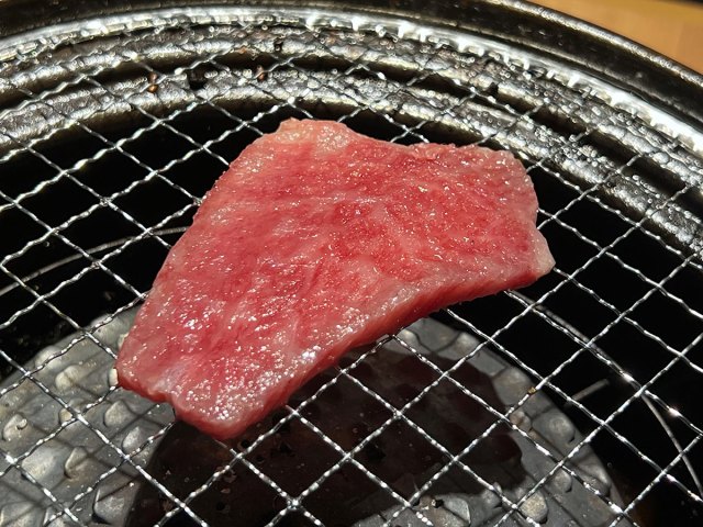 1人で焼肉食べ放題に行って「2名からです」と言われる切なさに耐えかねて…勢いで頼んだ神戸牛に教えられたこと / 歌舞伎町 1人で焼肉食べ放題に行って「2名からです」と言われる切なさに耐えかねて…勢いで頼んだ神戸牛に教えられたこと / 歌舞伎町