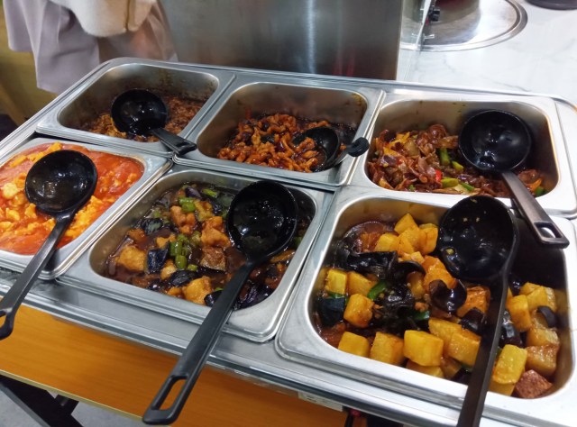 【食べ放題980円】中華12種ビュッフェが1000円以下! 池袋『唇辣道』のランチ「まぜ麺セット」のセット部分が強かった 【食べ放題980円】中華12種ビュッフェが1000円以下! 池袋『唇辣道』のランチ「まぜ麺セット」のセット部分が強かった