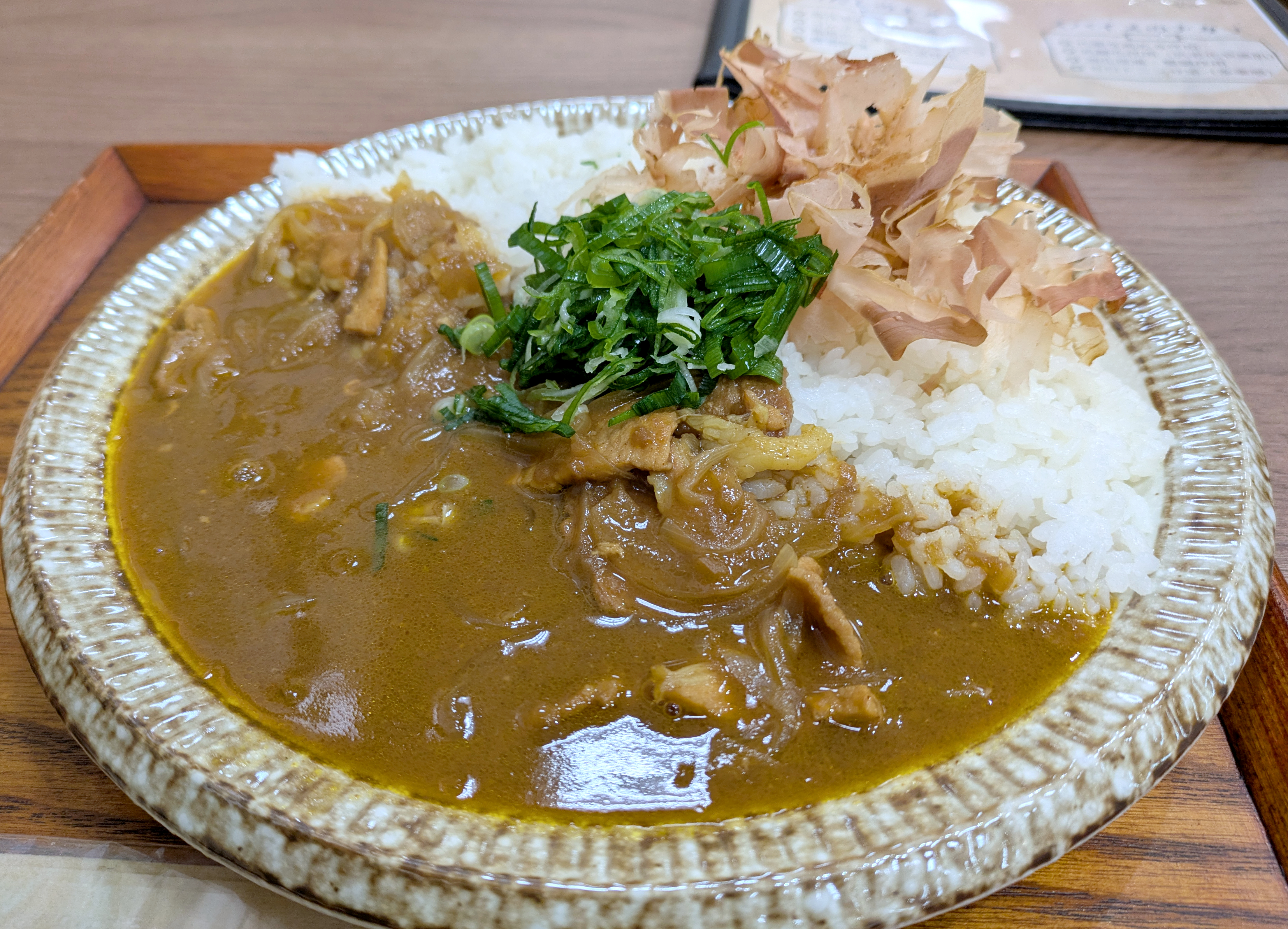 ホリエモン監修のカレー専門店「カレーだしっ！」に行ったら、思わぬ形で鳥インフルエンザの影響を受けていた