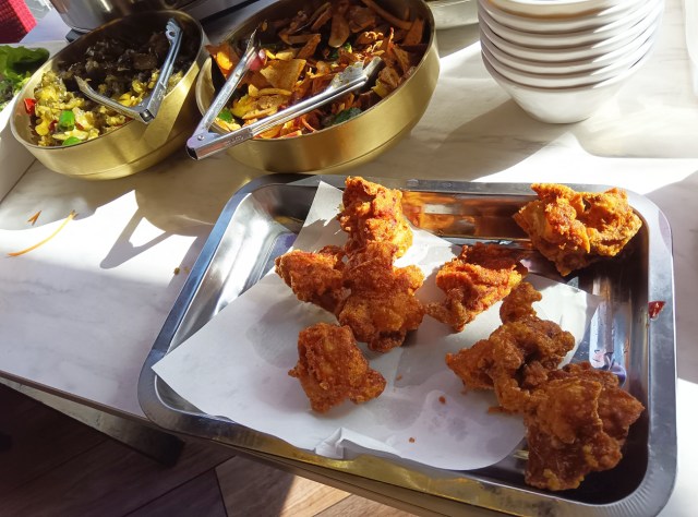 【800円食べ放題】池袋のガチ中華『小米椒』が運次第でコスパ最強になる理由 → 気まぐれでランチビュッフェに唐揚げが登場する 【800円食べ放題】池袋のガチ中華『小米椒』が運次第でコスパ最強になる理由 → 気まぐれでランチビュッフェに唐揚げが登場する