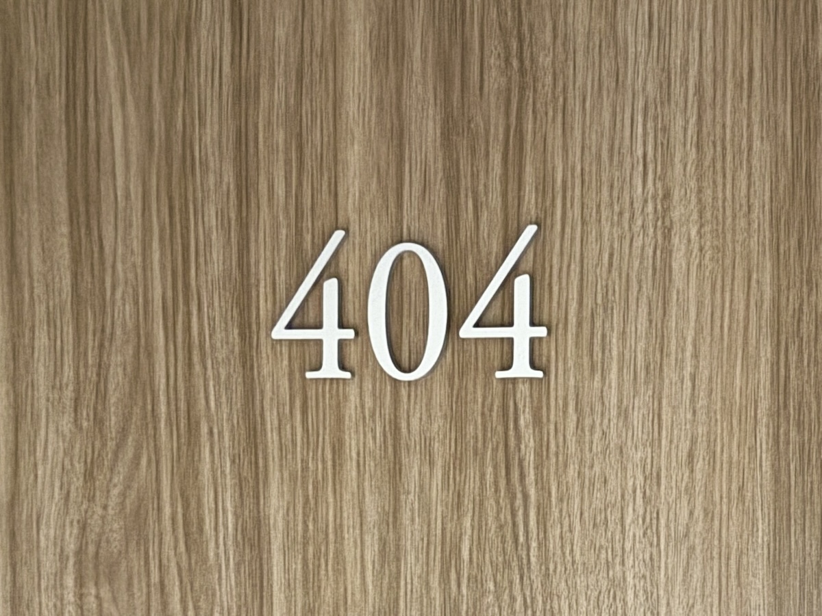 【404号室】縁起が悪いと言われるホテルの部屋に泊まった夜に起きたこと / 一番怖かったのは人間の想像力