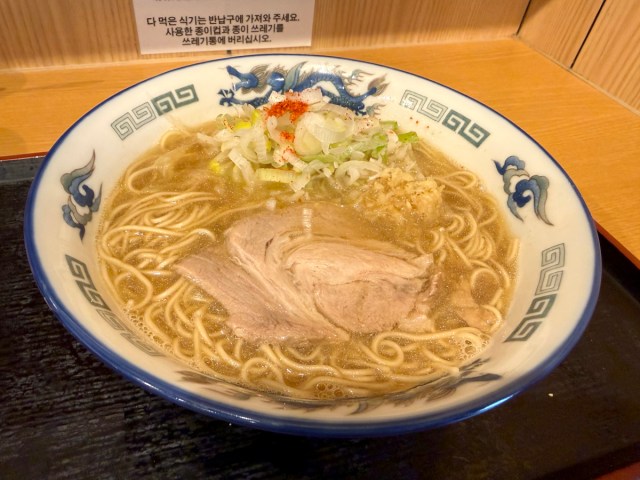 東京駅徒歩2分で「朝ラー」が600円! あの『六厘舎』系列が放つコスパ最強の一杯が有能すぎ 東京駅徒歩2分で「朝ラー」が600円! あの『六厘舎』系列が放つコスパ最強の一杯が有能すぎ