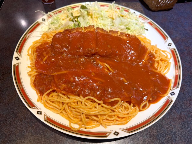 町田の老舗喫茶店で『デカ盛り』に挑戦! ママさんの「女性でも2皿イケる」を信じて注文した結果 町田の老舗喫茶店で『デカ盛り』に挑戦! ママさんの「女性でも2皿イケる」を信じて注文した結果