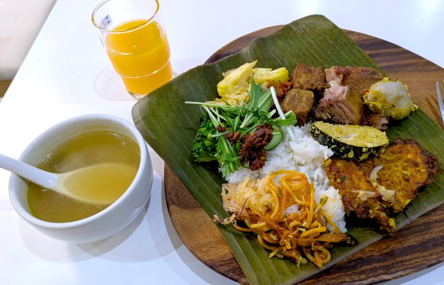 ランチビュッフェ1500円で驚きの連続！ 『フレンドシップレストラン』で味わうガチなミャンマー料理 / 東京・大塚