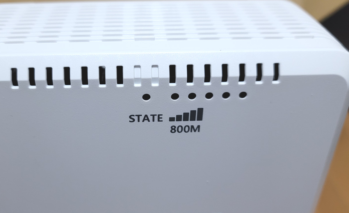 au レピーター　電波増幅器 オフィス電波サポート24: 提供機器｜モバイル/オフィス電波改善｜au