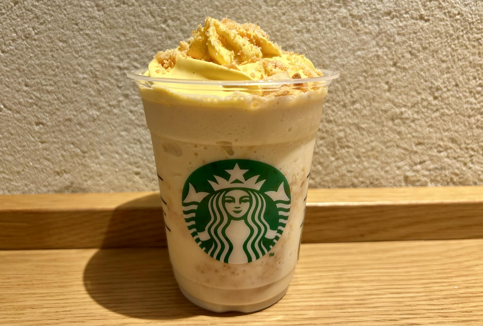 【スタバ新作】『シュークリーム フラペチーノ』を実食！ 韓国で爆売れの味が日本上陸、濃厚さが凄い