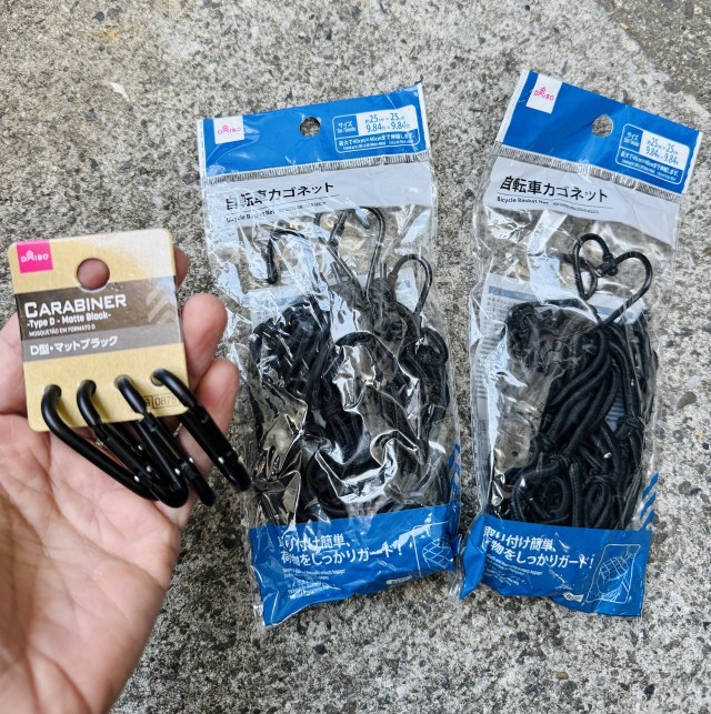 100円の自転車ネットがすぐビロビロになる問題、100円で解決。カラビナで劇的に使いやすくなる【100均検証】